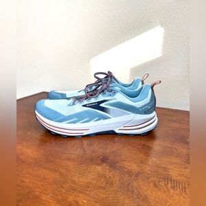 Brooks Cascadia 16 Blue Running Shoes Women's Size 10.5